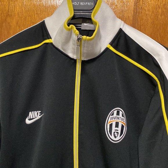 Men’s Juventus Zip-Up Sweater - Picture 2 of 7